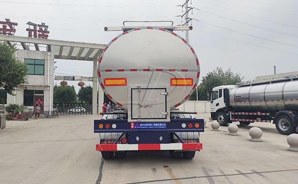 牛奶運輸半掛車