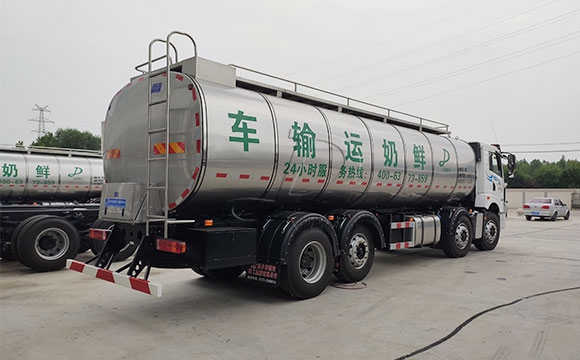 解放國六20噸<a href=http://www.3322ll.com/ target=_blank class=infotextkey>牛奶運輸車</a>