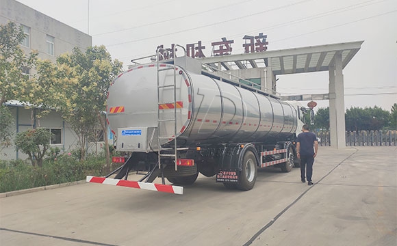 國五奶罐車