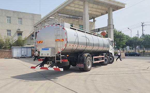牛奶保溫運輸罐車