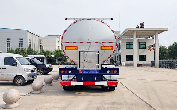 鮮奶運輸專用車