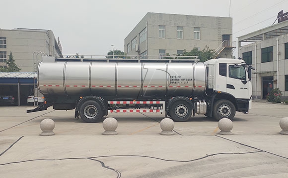 車罐一體<a href=http://www.3322ll.com/ target=_blank class=infotextkey>牛奶運輸車</a>