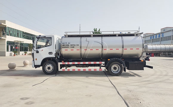 不銹鋼奶槽罐車(chē)