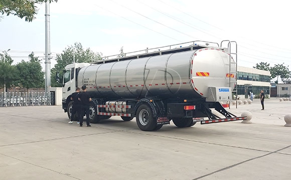 東風(fēng)國六奶罐車