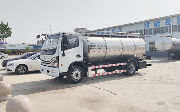 不銹鋼奶槽罐車(chē)