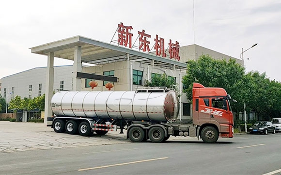 運輸鮮奶掛車