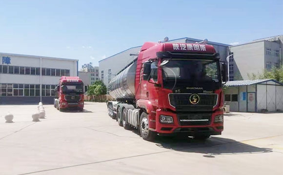 半掛運輸鮮奶車