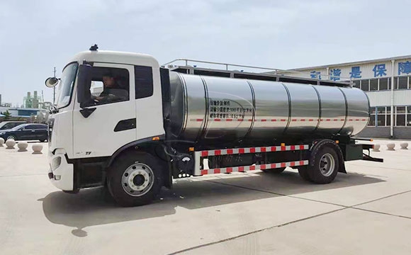 國六奶罐車