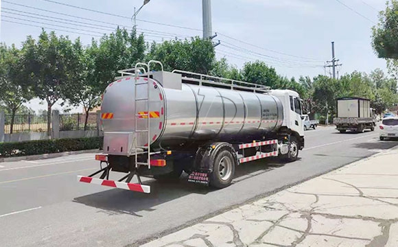 國六奶罐車
