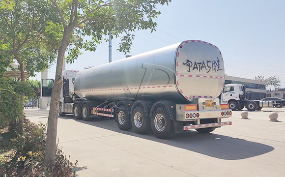 罐裝送奶車