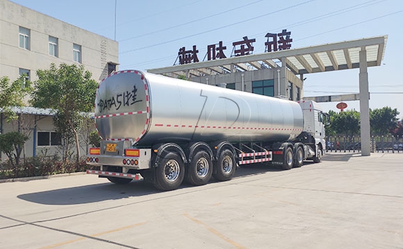 罐裝送奶車