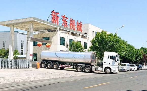 罐裝送奶車