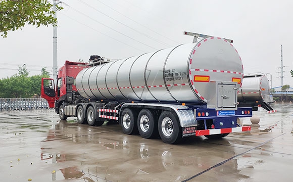 鮮奶儲運車