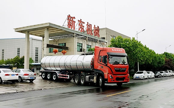 鮮奶儲運車