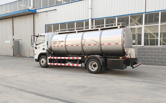 小型<a href=http://www.3322ll.com/ target=_blank class=infotextkey>鮮奶運輸車</a>