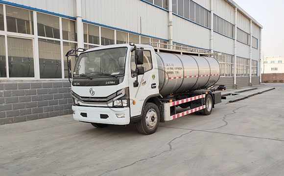 小型<a href=http://www.3322ll.com/ target=_blank class=infotextkey>鮮奶運輸車</a>