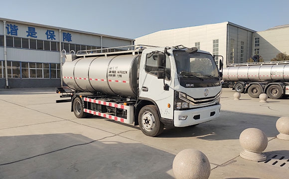 小型<a href=http://www.3322ll.com/ target=_blank class=infotextkey>鮮奶運輸車</a>