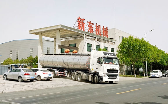 罐式拉牛奶卡車