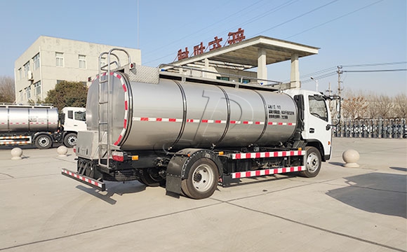小型<a href=http://www.3322ll.com/ target=_blank class=infotextkey>鮮奶運輸車</a>