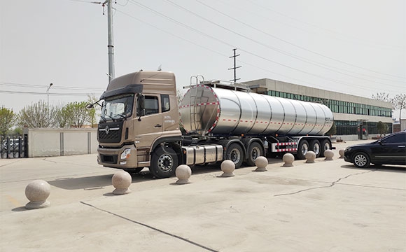 牛奶槽罐車