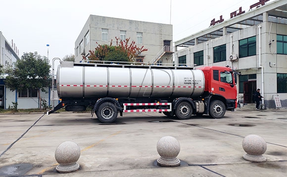 國六10噸運輸鮮奶罐車