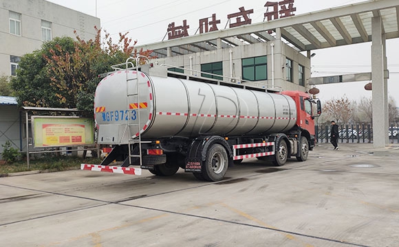 國六10噸運輸鮮奶罐車
