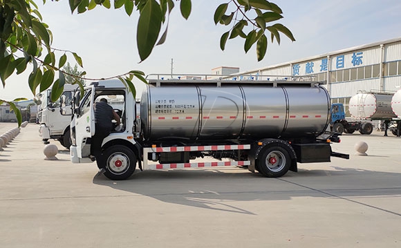 罐式牛奶保溫車