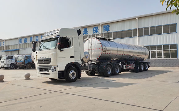 34噸半掛運(yùn)奶車