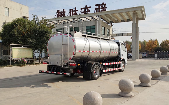 罐式牛奶保溫車