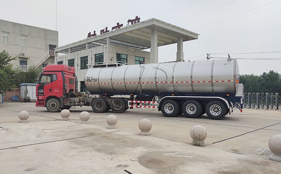33方鮮奶槽罐車