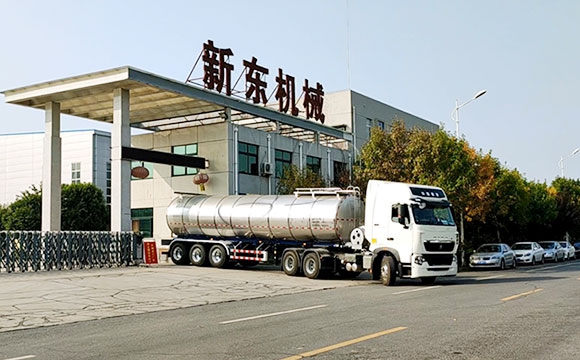 34噸半掛運(yùn)奶車