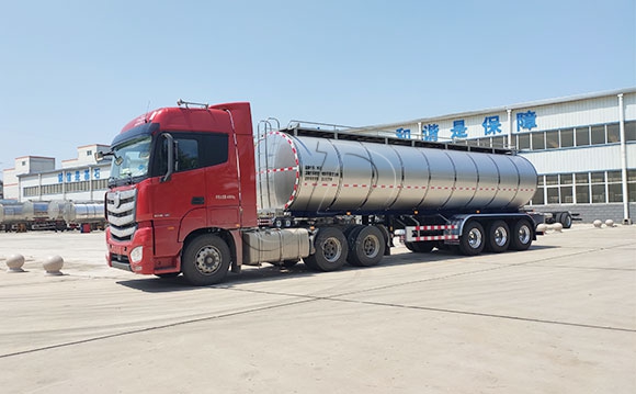 半掛牛奶冷罐車