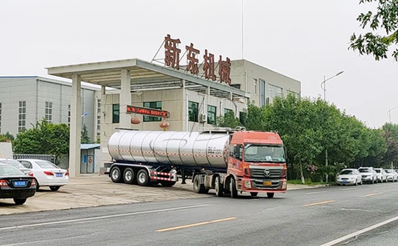 鮮奶槽罐車