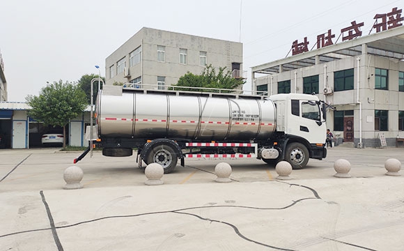 牛奶一體罐運輸車