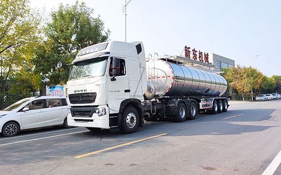 34噸半掛運(yùn)奶車