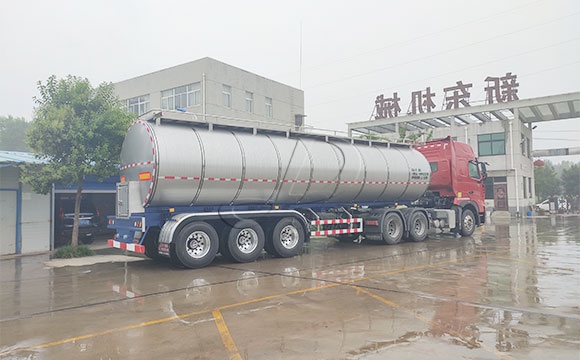 牛奶運輸物流車