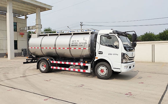 東風(fēng)多利卡<a href=http://www.3322ll.com/ target=_blank class=infotextkey>鮮奶運(yùn)輸車</a>