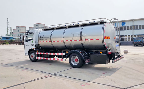 東風(fēng)多利卡<a href=http://www.3322ll.com/ target=_blank class=infotextkey>鮮奶運(yùn)輸車</a>