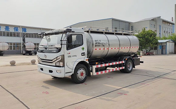 東風(fēng)多利卡<a href=http://www.3322ll.com/ target=_blank class=infotextkey>鮮奶運(yùn)輸車</a>