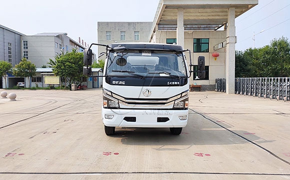 東風(fēng)多利卡<a href=http://www.3322ll.com/ target=_blank class=infotextkey>鮮奶運(yùn)輸車</a>