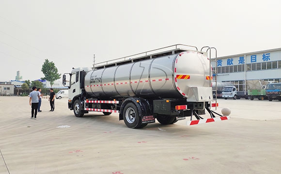 不銹鋼牛奶冷罐車