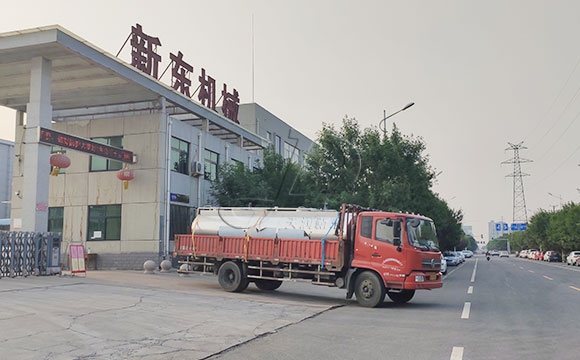 10噸不銹鋼牛奶運輸罐