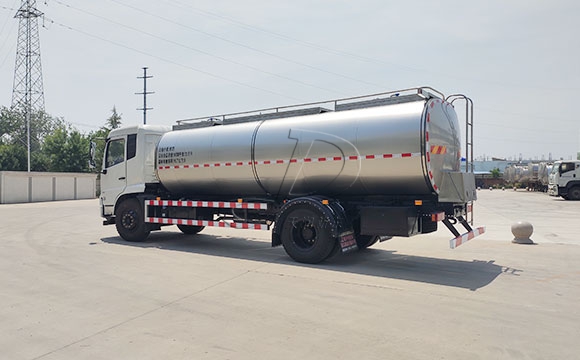10噸運輸牛奶車