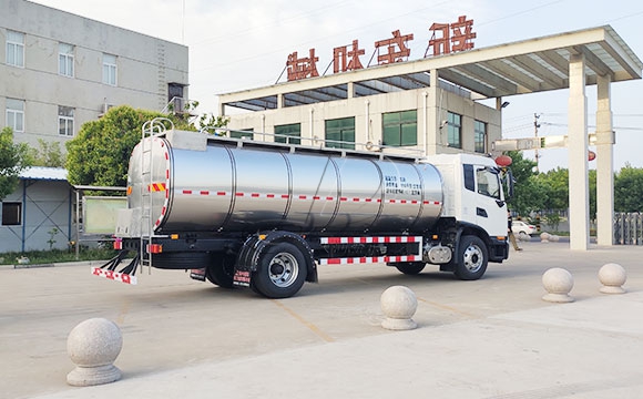 牛奶奶罐運輸車
