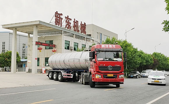半掛牛奶運輸物流車