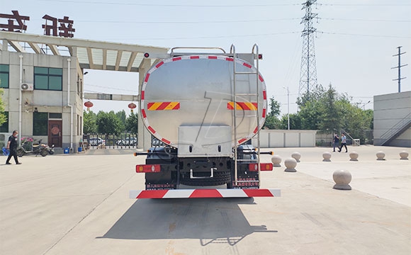 10噸運輸牛奶車