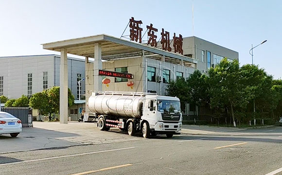 一體式拉奶運輸車