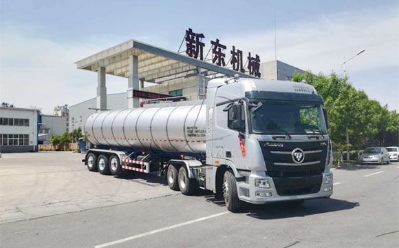 牛奶奶罐運輸車