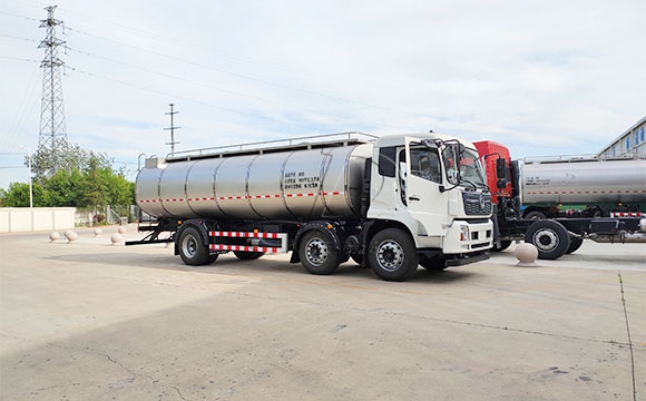 一體式拉奶運輸車