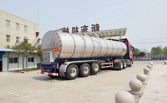 半掛鮮奶運(yùn)輸專用車
